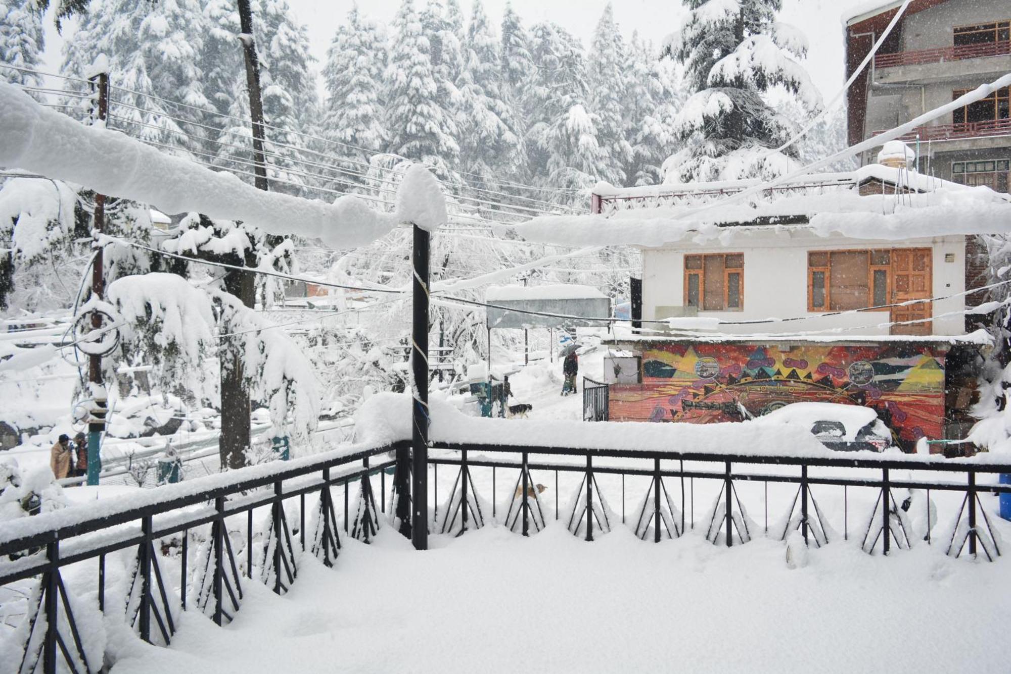 The Neelgiris Hotel Manāli Kültér fotó