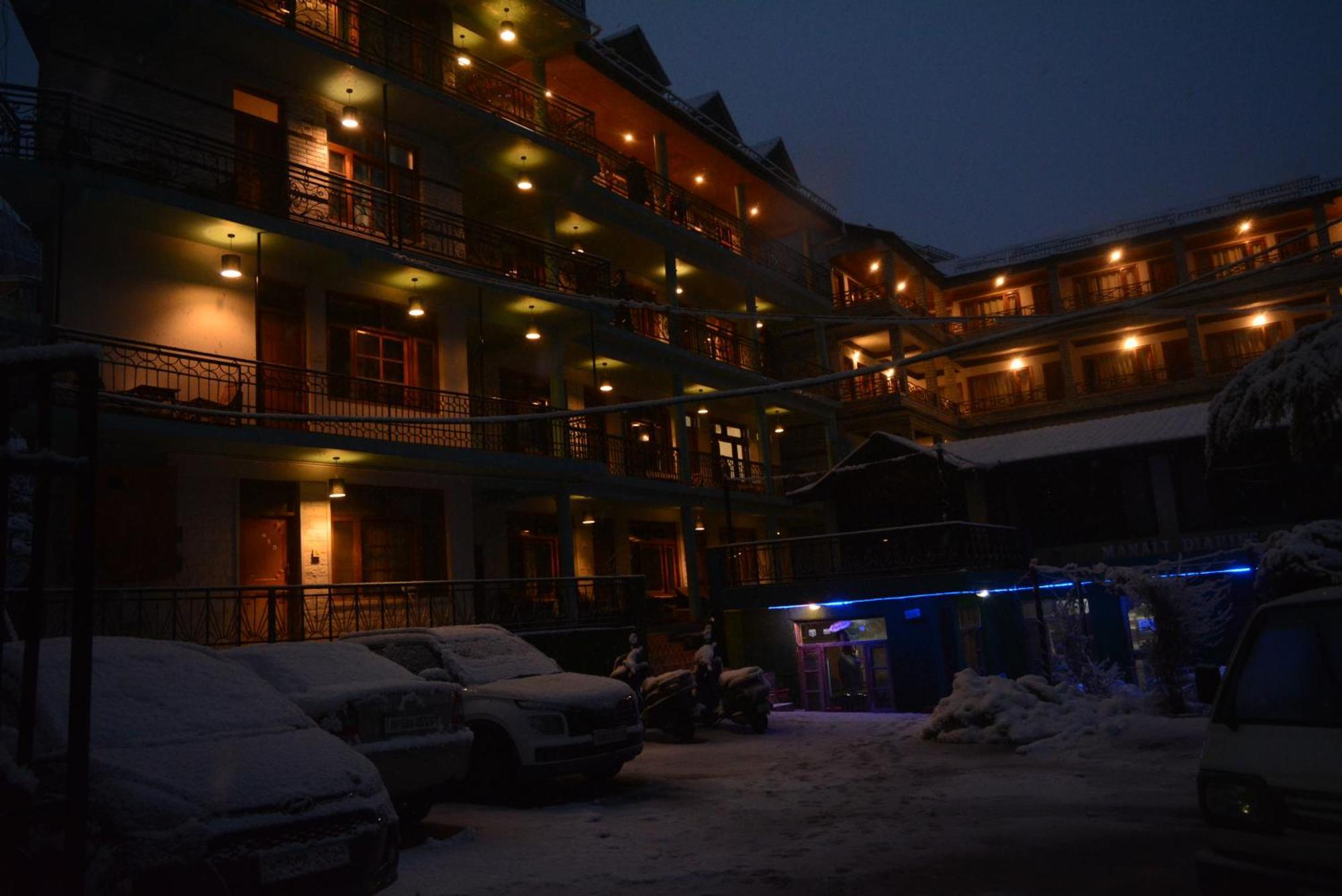 The Neelgiris Hotel Manāli Kültér fotó