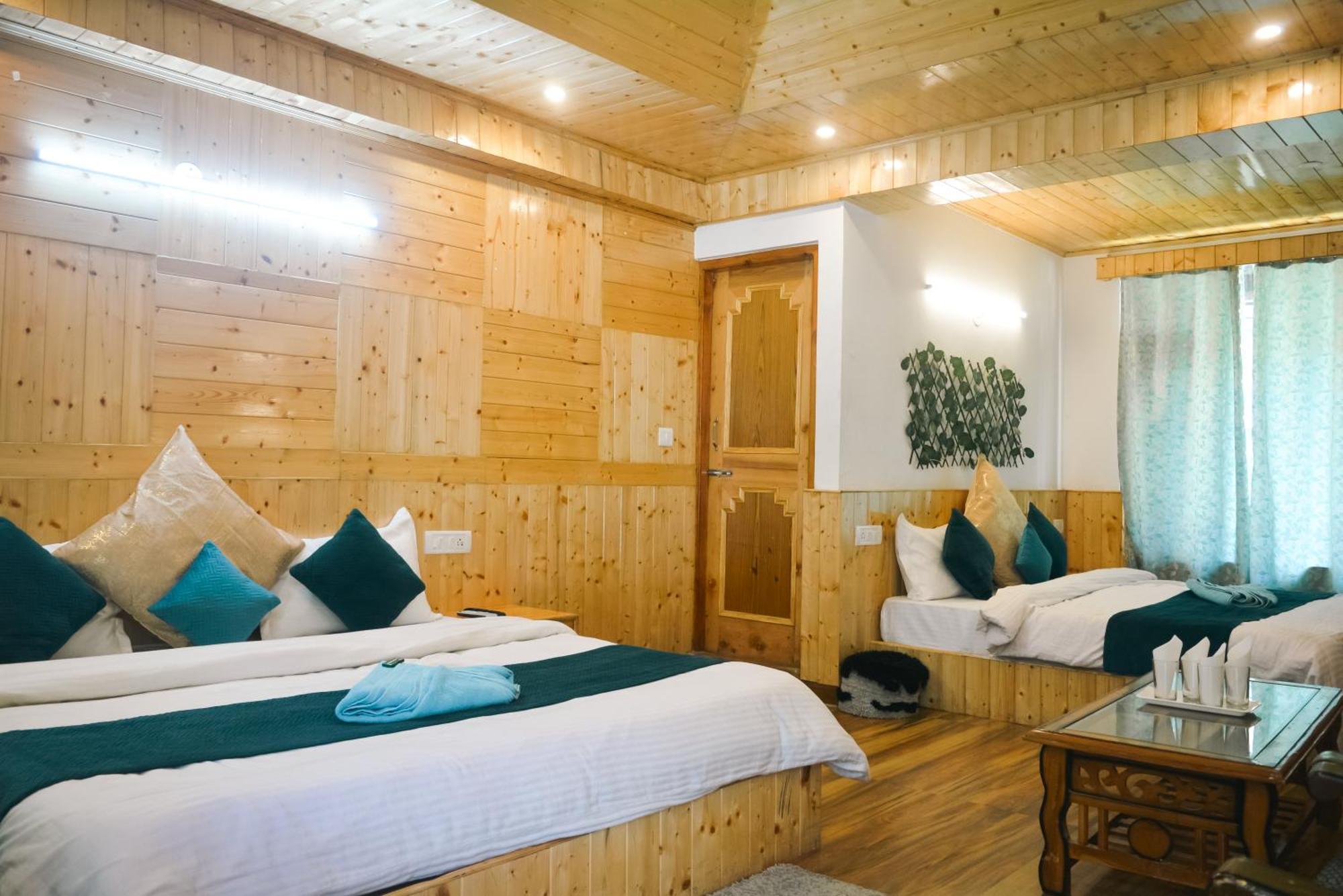 The Neelgiris Hotel Manāli Kültér fotó