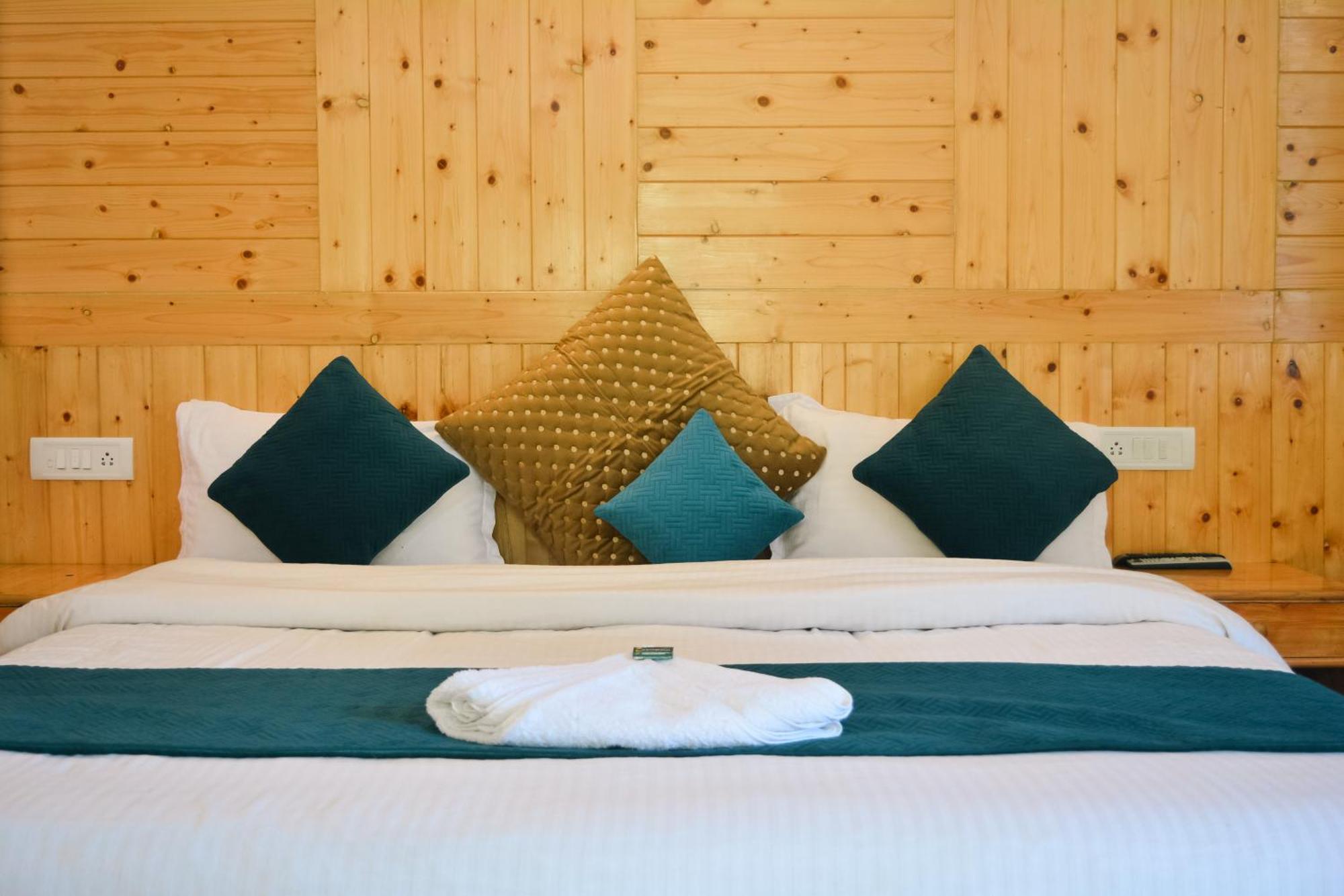The Neelgiris Hotel Manāli Kültér fotó