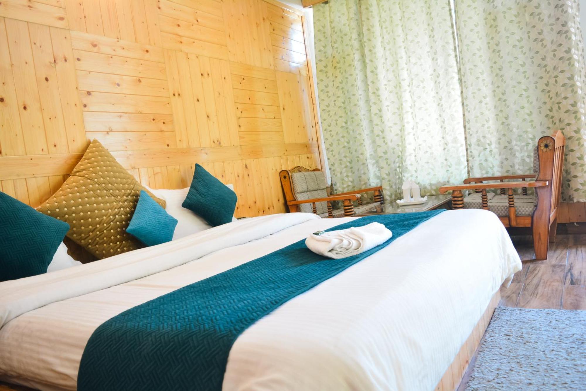 The Neelgiris Hotel Manāli Kültér fotó