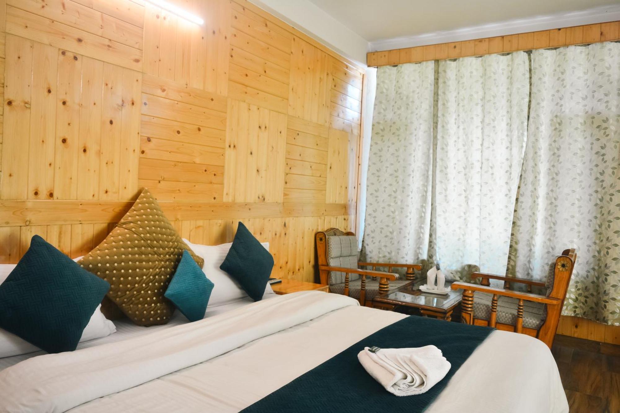 The Neelgiris Hotel Manāli Kültér fotó