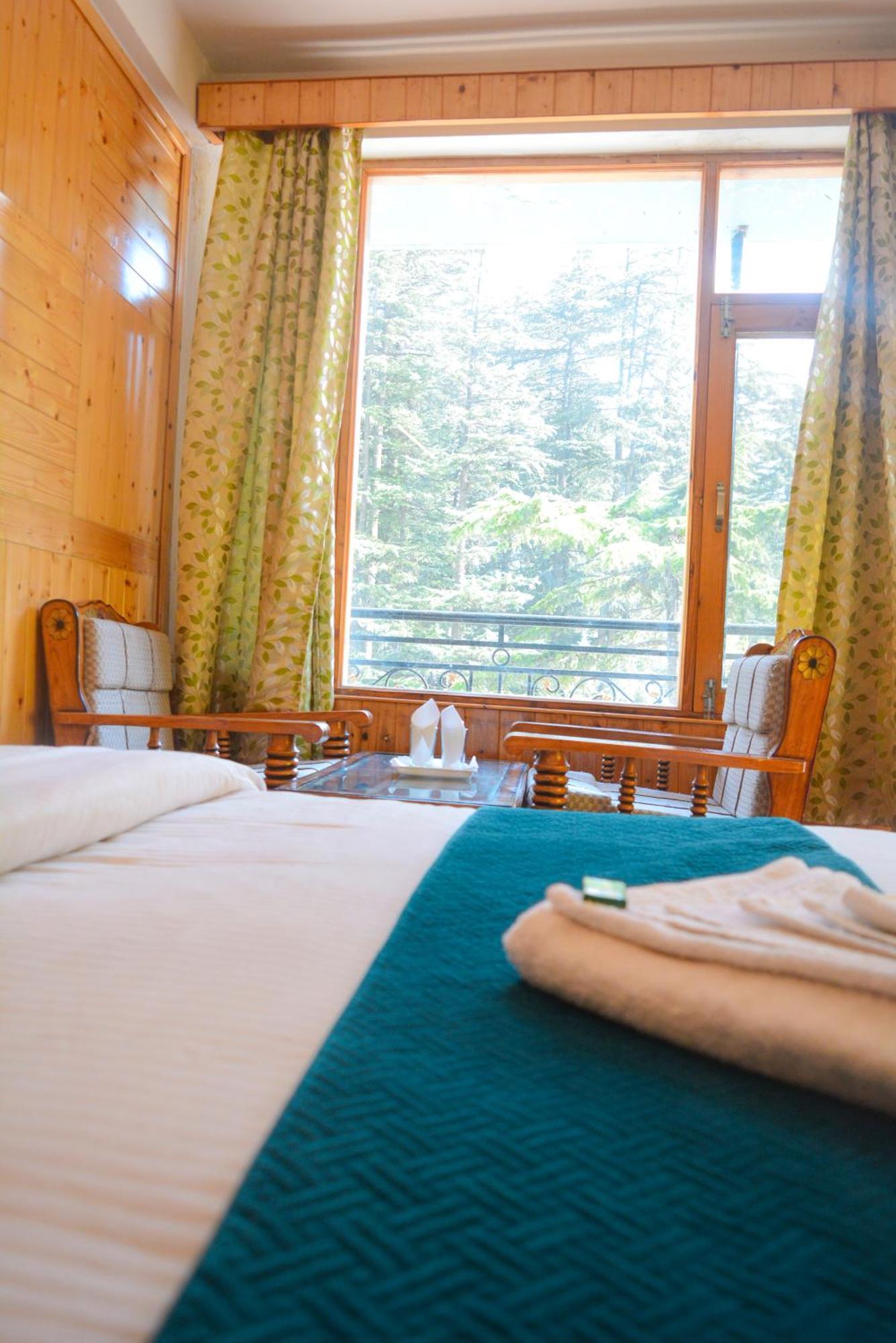 The Neelgiris Hotel Manāli Kültér fotó