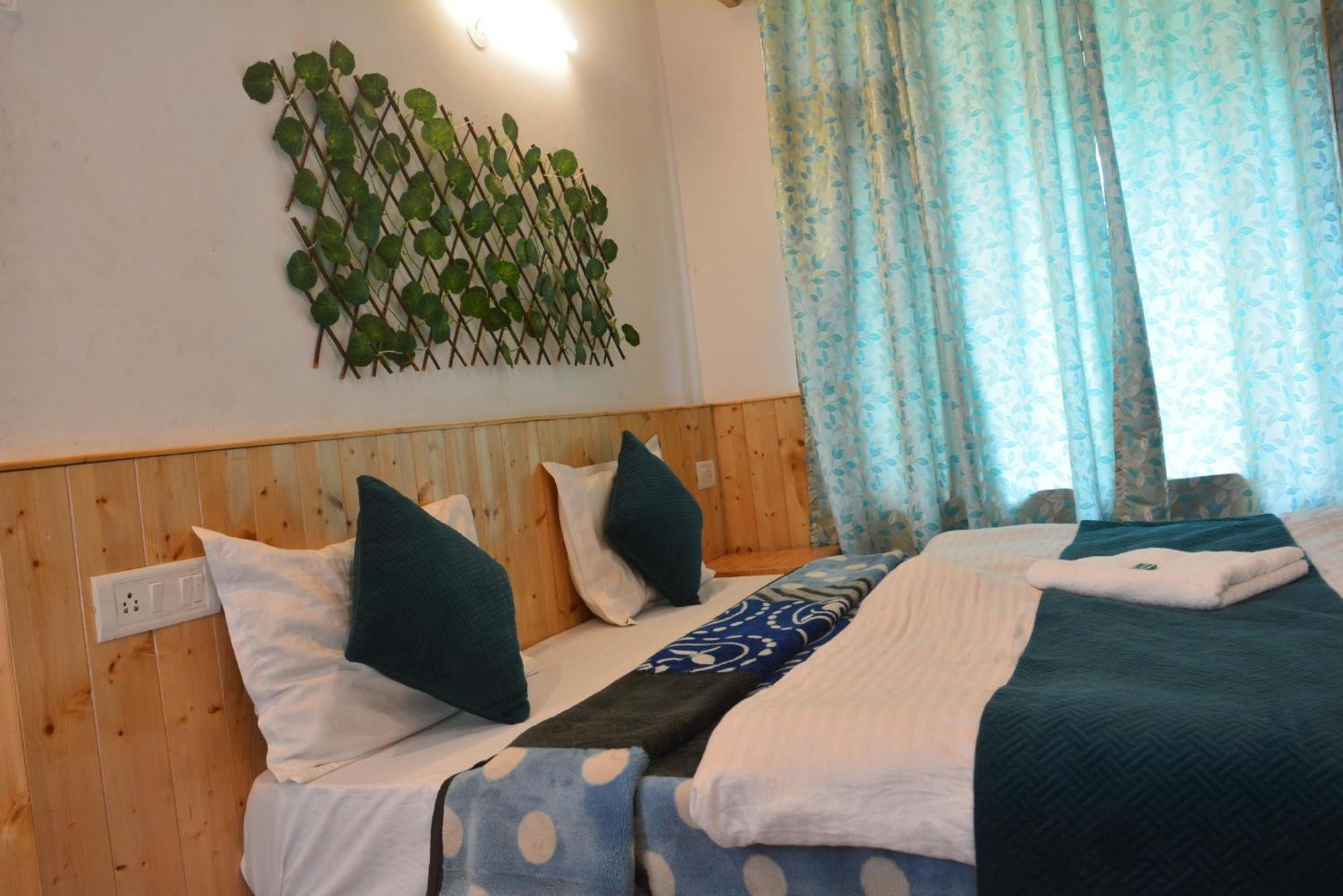 The Neelgiris Hotel Manāli Kültér fotó