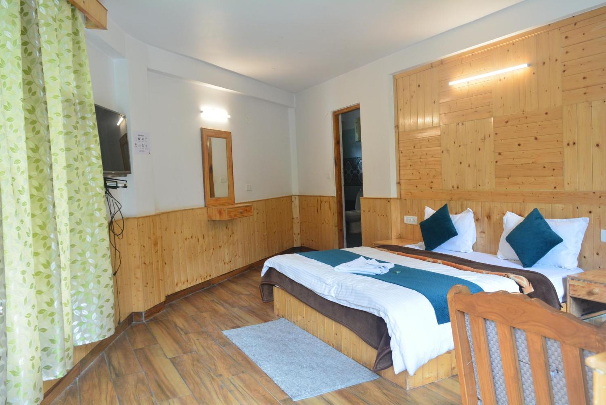 The Neelgiris Hotel Manāli Kültér fotó