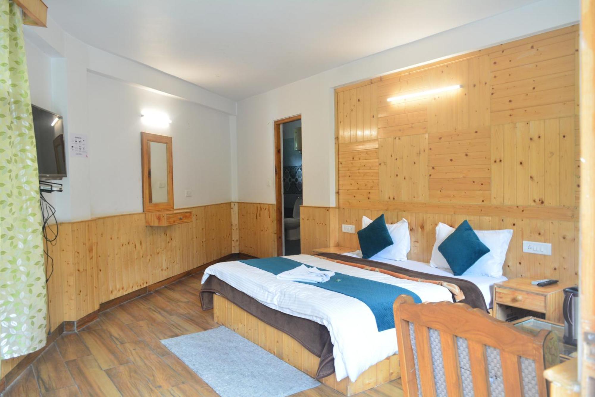 The Neelgiris Hotel Manāli Kültér fotó