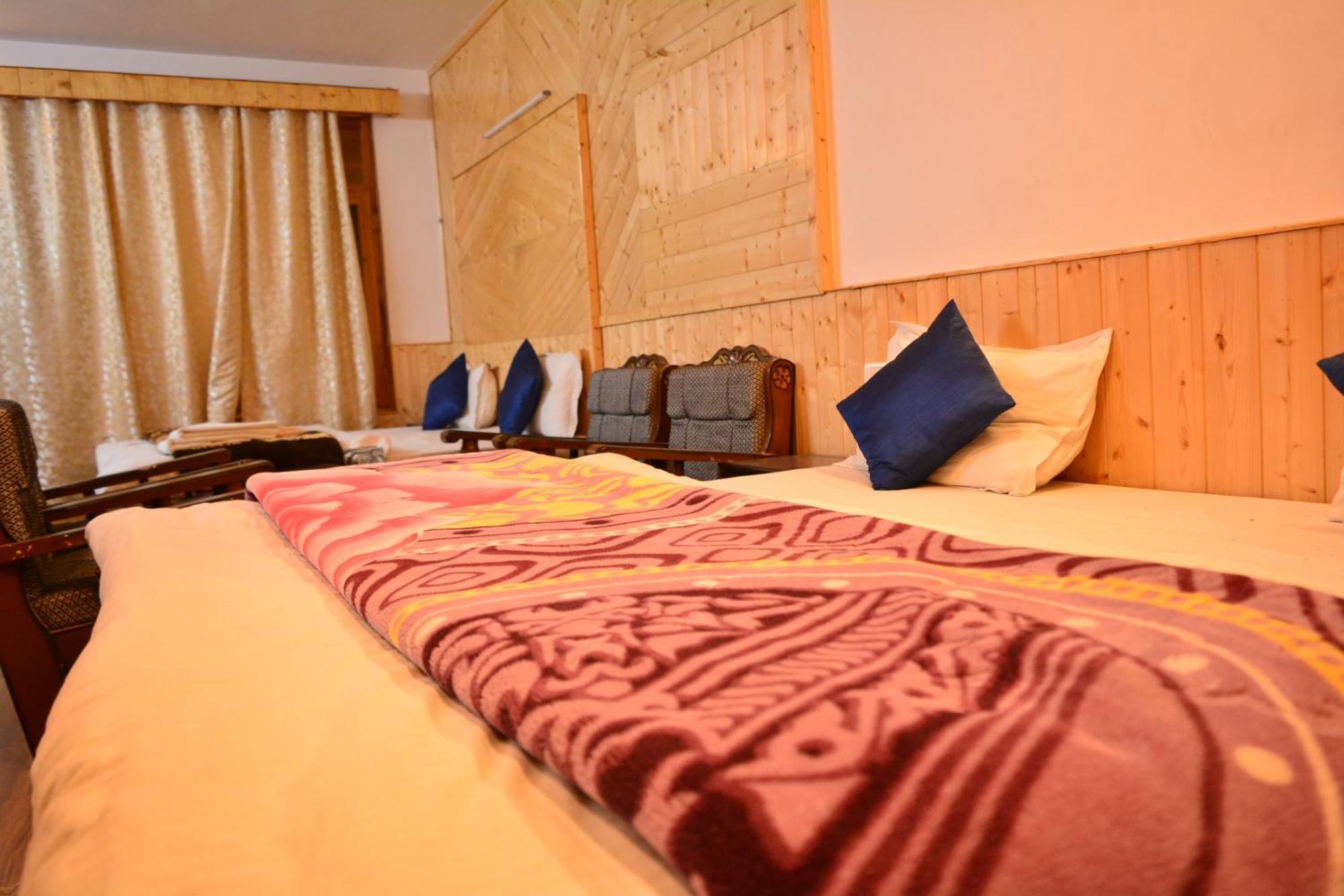 The Neelgiris Hotel Manāli Kültér fotó