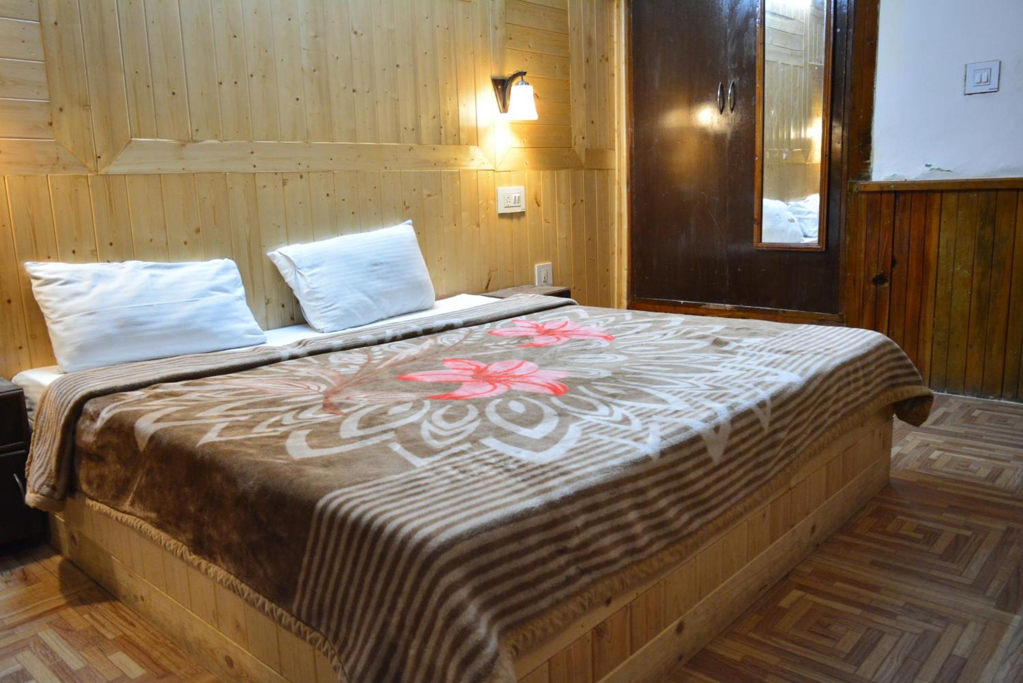 The Neelgiris Hotel Manāli Kültér fotó