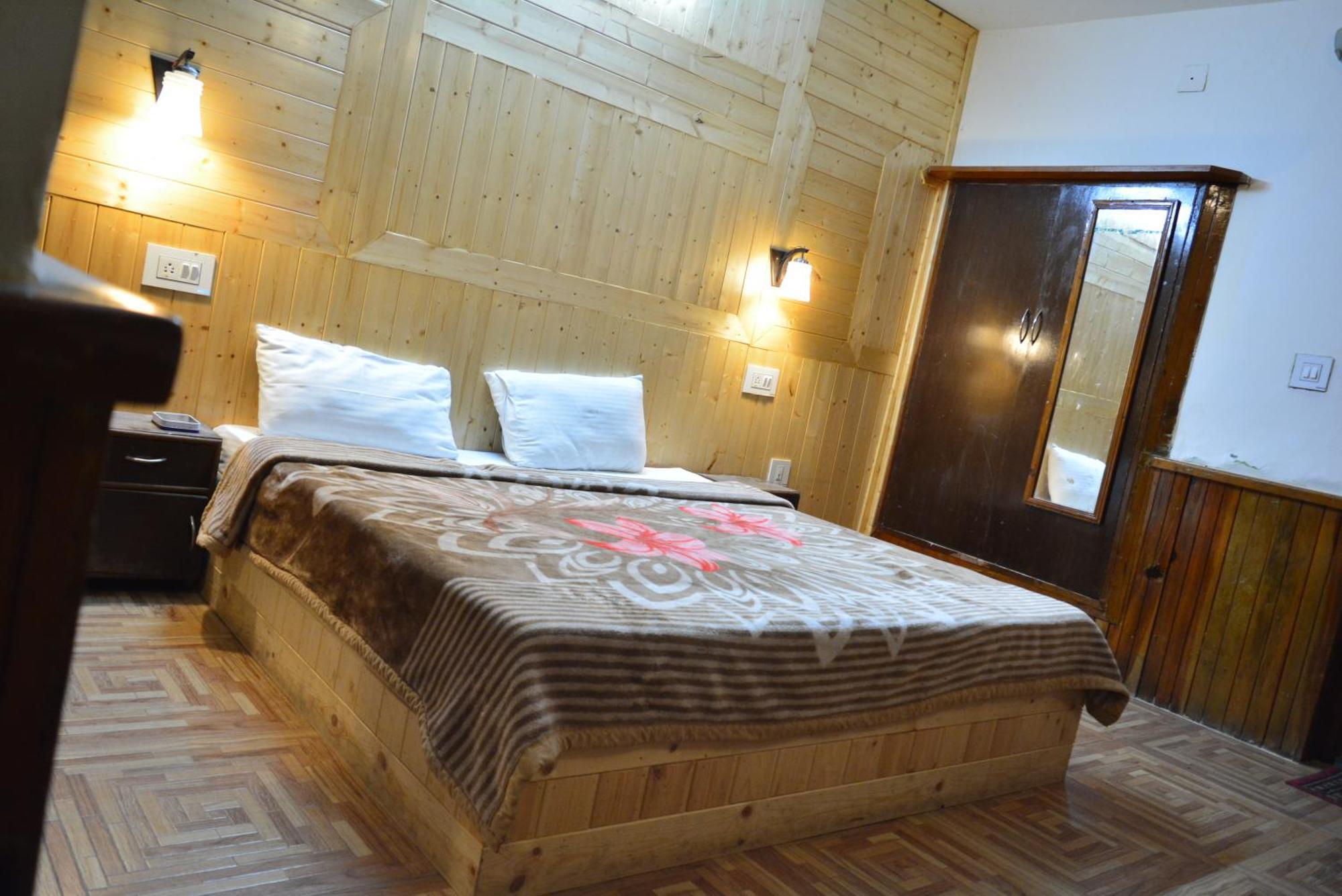 The Neelgiris Hotel Manāli Kültér fotó