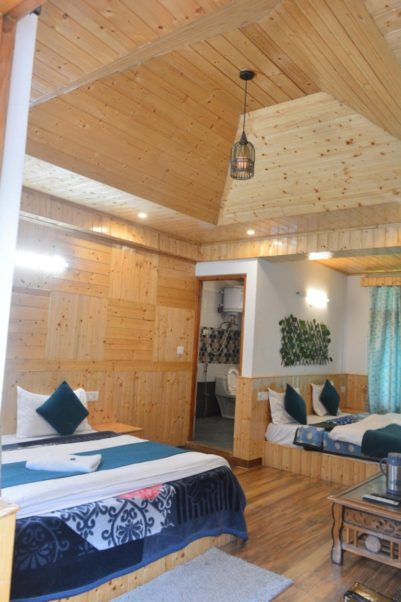 The Neelgiris Hotel Manāli Kültér fotó