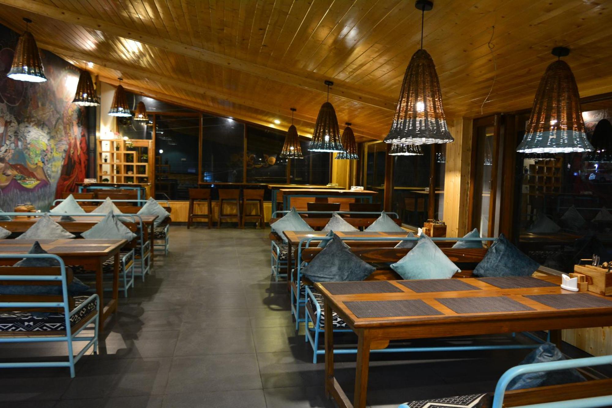 The Neelgiris Hotel Manāli Kültér fotó